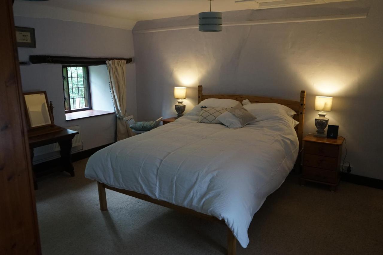 Character 2 Double Bedroom Cottage In Shaftesbury Exterior photo