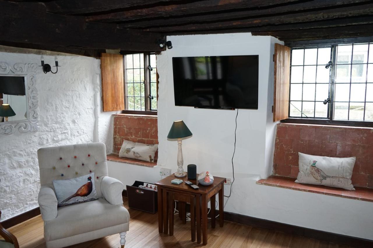 Character 2 Double Bedroom Cottage In Shaftesbury Exterior photo