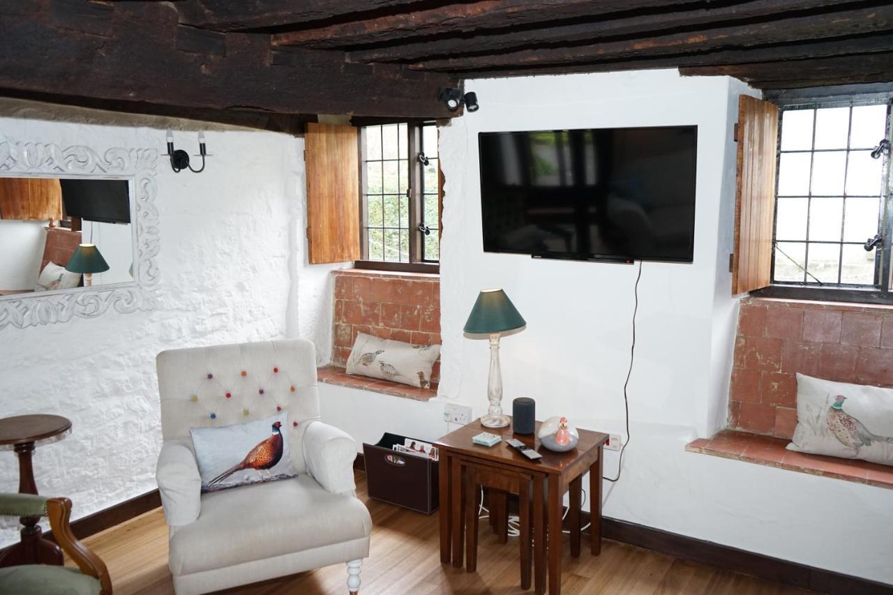 Character 2 Double Bedroom Cottage In Shaftesbury Exterior photo